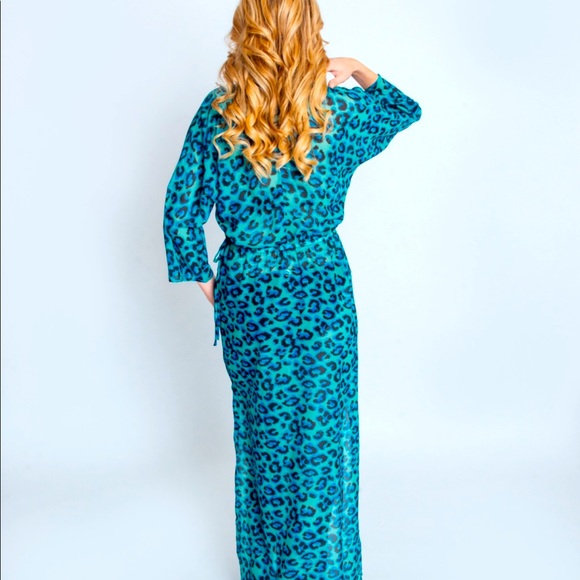 Cover Up - Picture 3 of 4